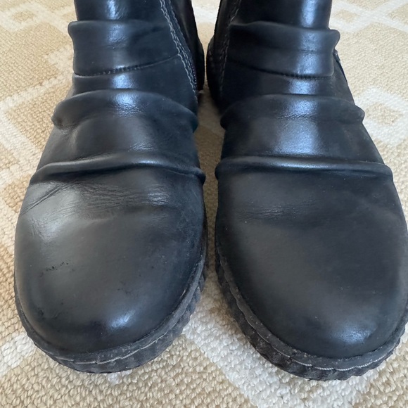 Clarks Collection Leather Slouch Ankle Boots Side Zip Comfort Casual Black 8.5 - Picture 11 of 13